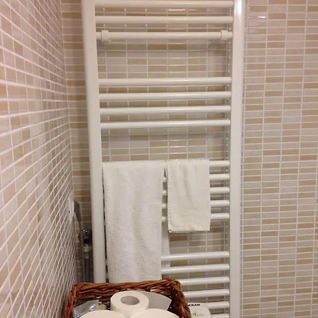 Via Custodi Apartamento *